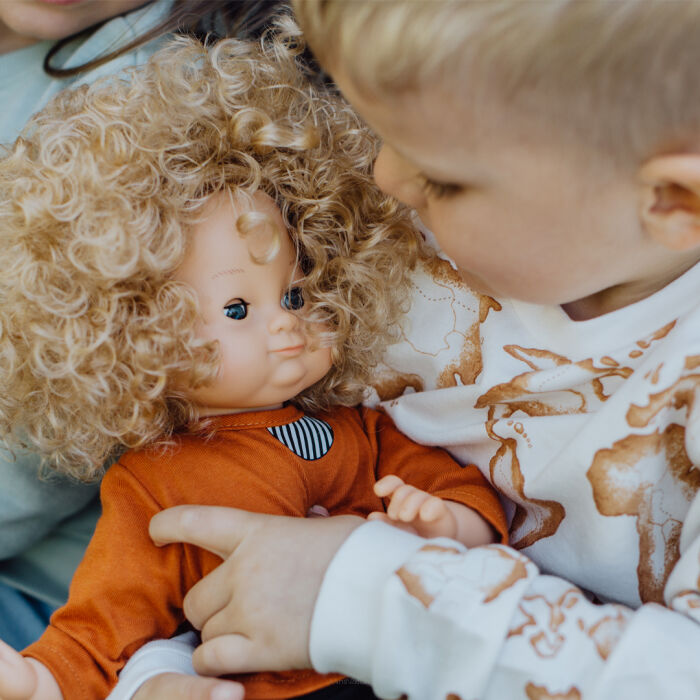 Dlaczego dzieci powinny bawić się lalkami?